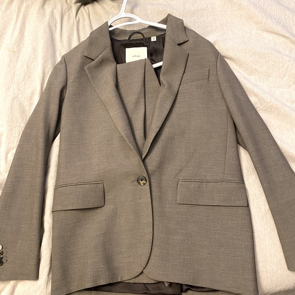 Wilfred Gray Blazer and pants size 00 / xxs